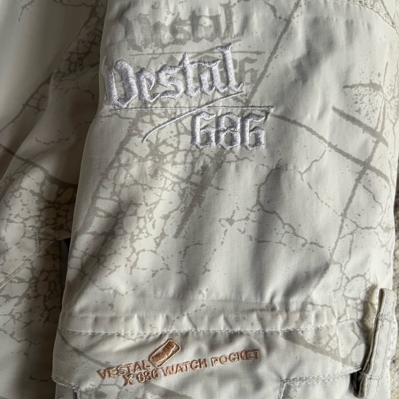 Fabulous 686 men’s snowboard/ski jacket and pants. Size small. Selling together - Picture 15 of 15